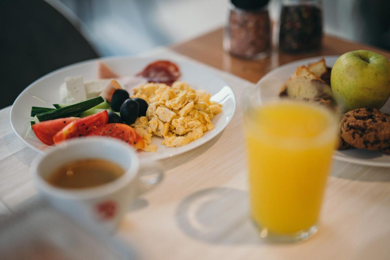Nest Guesthouse Drobeta Turnu Severin Eksteriør billede