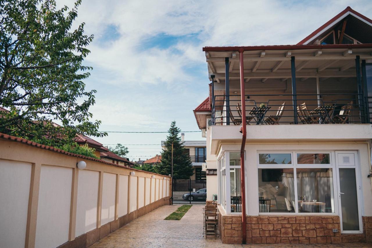Nest Guesthouse Drobeta Turnu Severin Eksteriør billede