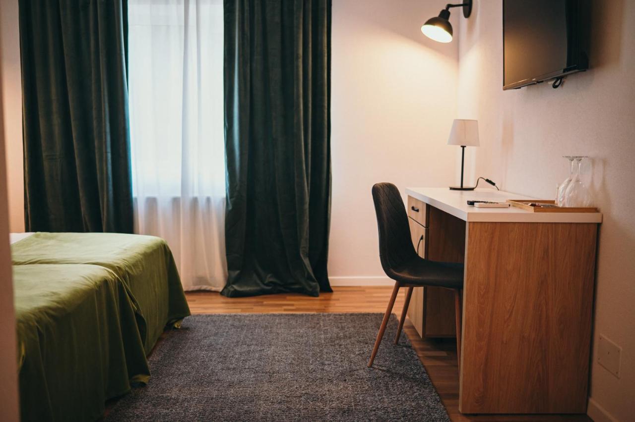 Nest Guesthouse Drobeta Turnu Severin Eksteriør billede