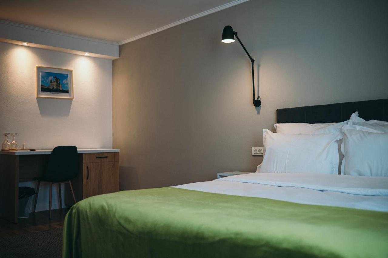Nest Guesthouse Drobeta Turnu Severin Eksteriør billede