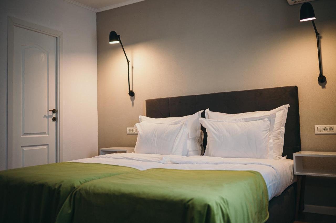 Nest Guesthouse Drobeta Turnu Severin Eksteriør billede