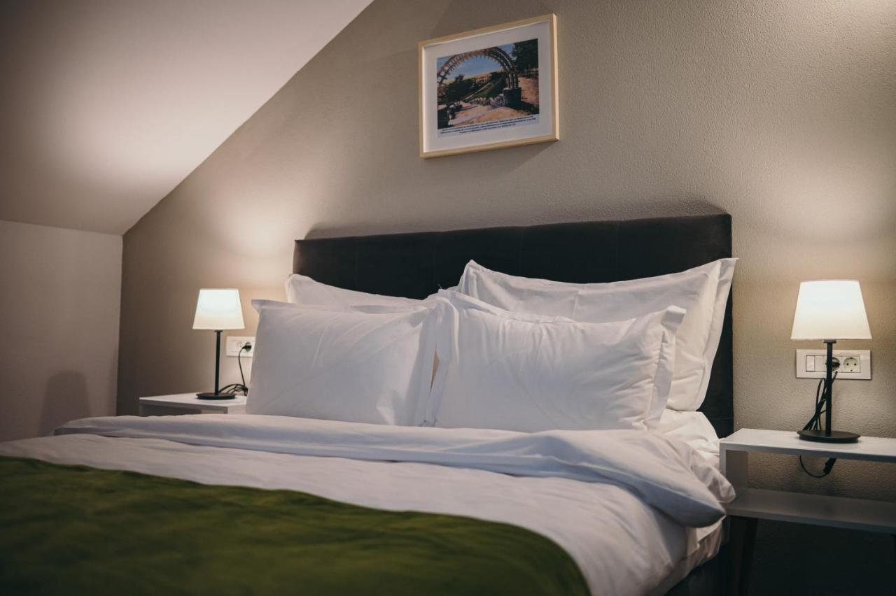 Nest Guesthouse Drobeta Turnu Severin Eksteriør billede